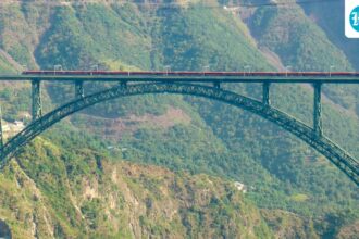 in-a-first,-vande-bharat-express-crosses-world’s-highest-chenab-rail-bridge-at-100-kmph-|-video