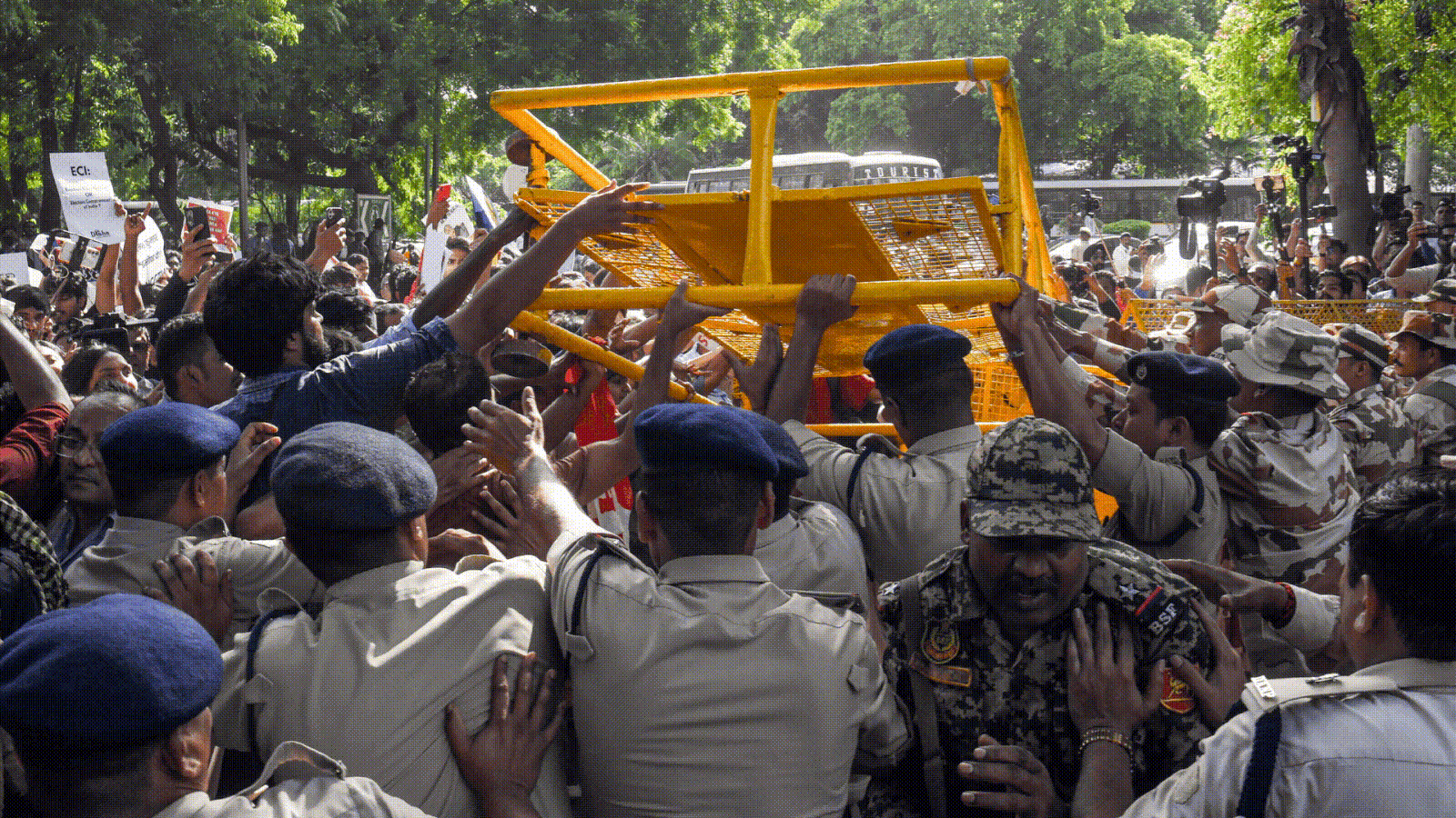 delhi-protests-live:-citizens’-march-over-women’s-safety-to-begin-shortly;-cjp-protests-for-complaint-over-harassment