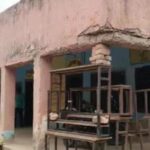 bihar-school-with-191-students-uses-desks-to-support-roof-after-pillar-collapse-in-darbhanga