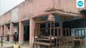 bihar-school-with-191-students-uses-desks-to-support-roof-after-pillar-collapse-in-darbhanga