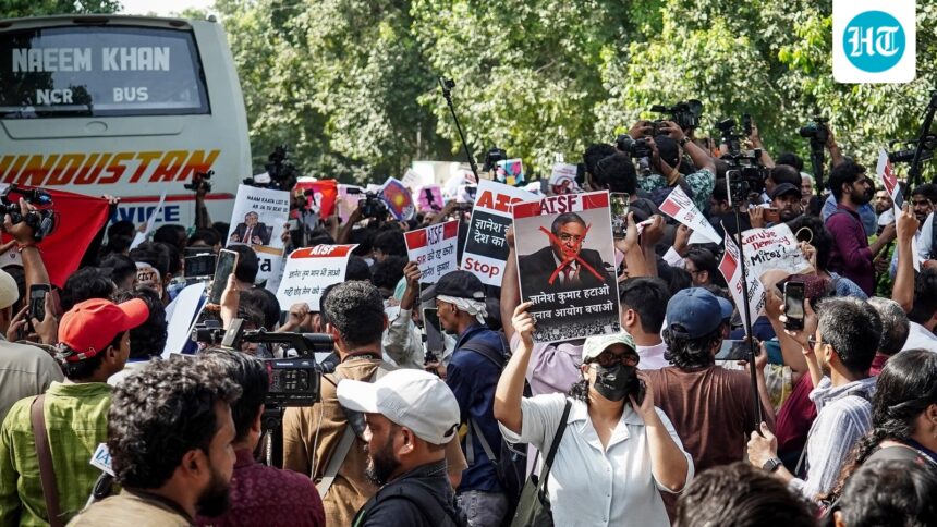 ht-evening-brief-october-4:-delhi-protests-intensify,-flydubai-co-pilot’s-dark-confession-and-more