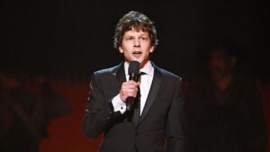 jesse-eisenberg-net-worth:-how-much-money-the-actor-makes