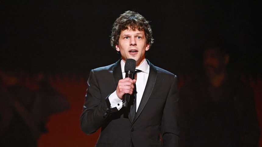 jesse-eisenberg-net-worth:-how-much-money-the-actor-makes