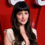 dakota-johnson’s-boyfriend-history:-her-exes-from-chris-martin-to-role-model