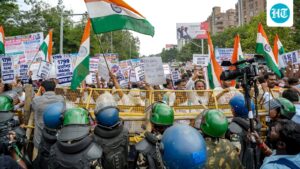bihar-police-job-aspirants-march-in-patna,-seek-withdrawal-of-exam-cancellation