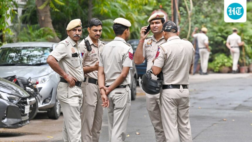 teen-missing-from-premanand-maharaj’s-ashram-found-in-monk-attire-in-prayagraj;-another-traced-to-barsana