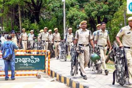 telangana-tea-seller-sets-himself-ablaze-outside-police-station,-cops-cite-dispute-with-grocer-over-cigarettes
