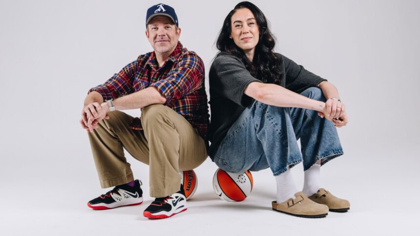 ‘ted-lasso’-star-jason-sudeikis-goes-one-on-one-with-wnba-great-breanna-stewart-(watch)