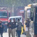4-storey-residential-building-collapses-in-delhi’s-seemapuri,-several-feared-trapped