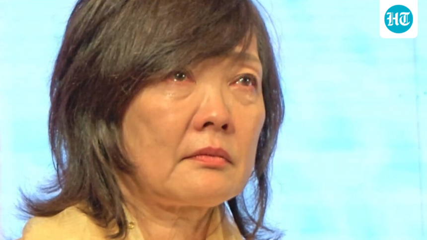 ‘very-happy’:-ex-japan-pm-shinzo-abe’s-widow-tears-up-as-memorial-corridor-honouring-late-husband-opens-in-varanasi