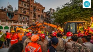 5-dead-in-delhi-building-collapse,-operations-continue-as-more-still-feared-trapped