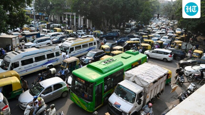 traffic-curbs-in-delhi-till-10pm-today-amid-mps’-protest,-check-affected-routes