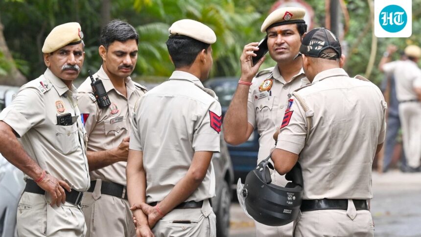 ‘uniform-ke-peeche-bhi-insaan-hai’:-delhi-police-issues-open-letter-to-citizen-ahead-of-cjp’s-october-10-stir